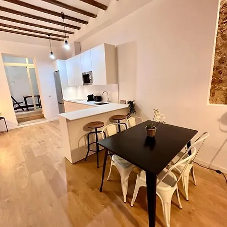 Gatu Premium La Pepa, Preferente Mayores De 25 Anos Y Familias Apartment