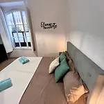 Gatu Premium La Pepa דירה *